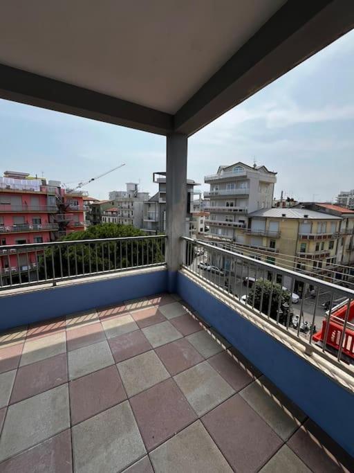 Piccolo Attico A Sottomarina Centro Appartement Chioggia Buitenkant foto